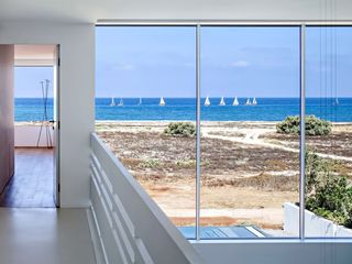 Foto 2 de En venta espectacular casa a primera linea de playa