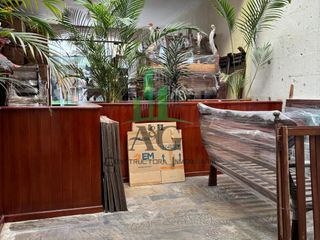 Foto 2 de VENDO HERMOSA CASA DE 3 PISOS, DE 309 M2 CON 7 DORMITORIOS, 6 BAÑOS, JACUZI, JARDINES, COCHERA PARA 2 CARROS, AREA DE PARRILLAS, ZONA DE VISITAS