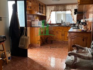 Foto 3 de VENDO HERMOSA CASA DE 3 PISOS, DE 309 M2 CON 7 DORMITORIOS, 6 BAÑOS, JACUZI, JARDINES, COCHERA PARA 2 CARROS, AREA DE PARRILLAS, ZONA DE VISITAS