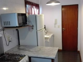 Foto 5 de casa en barrio pompeya con garage y local lote propio