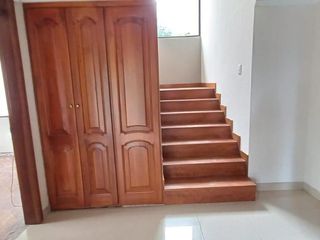 Foto 10 de EN RENTA Excelente casa de 4 dormitorios en Cumbayá dentro de Urbanización