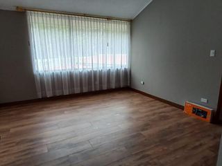 Foto 6 de EN RENTA Excelente casa de 4 dormitorios en Cumbayá dentro de Urbanización
