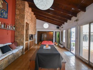 Casa en Venta 4 Dormitorios, Parque y Pileta