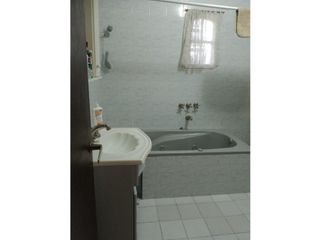 Foto 8 de ALQUILO CHALET 4 AMB PLANTA ALTA SOLEADO MAS PLAY ROOM QUINCHO