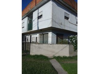 Foto 6 de ALQUILO CHALET 4 AMB PLANTA ALTA SOLEADO MAS PLAY ROOM QUINCHO