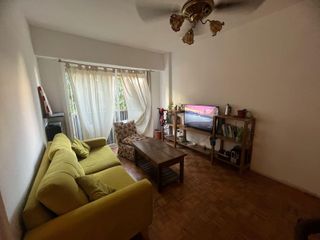 Foto 3 de Mármol 500  Departamento de  3 Ambientes en venta en  Almagro  CON COCHERA