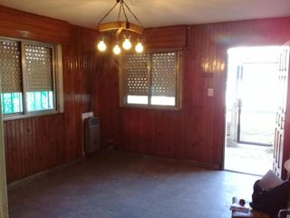 Casa en venta - 2 Dormitorios 1 Baño - 600Mts2 - Guillermo E. Hudson, Berazategui