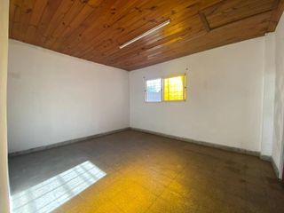 Casa en venta - 2 Dormitorios 1 Baño - 600Mts2 - Guillermo E. Hudson, Berazategui