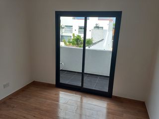 Dúplex en venta de 3 dormitorios c/ cochera en Ituzaingó Norte
