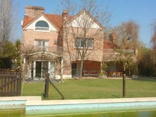 Foto 1 de Venta casa estilo clasica 3 dormitorios Santa Maria de Tigre