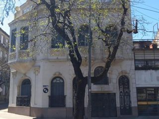 Venta o Alquiler Casa de Estilo de 7 ambientes en Rosario