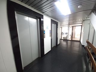 Foto 5 de oficina en venta en edificio centro comercial pasaje real piso 4. Cod V13223