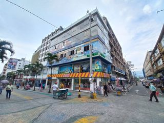Foto 1 de oficina en venta en edificio centro comercial pasaje real piso 4. Cod V13223