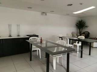 ARRIENDO O VENTA BODEGA COMERCIAL, SECTOR AV. GALO PLAZA LASSO, NORTE DE QUITO