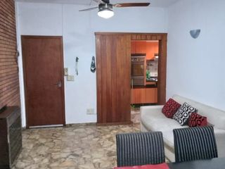 Foto 2 de Departamento Tipo Casa en venta en Bernal Oeste