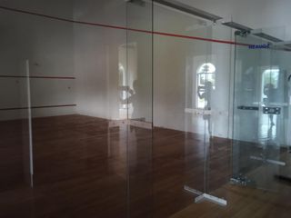 RENTA AMPLIA CASA 4 DORM. EN URBANIZACIÓN -  NAYÓN