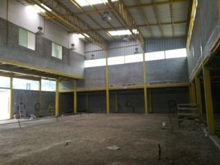 Foto 7 de VENDO BODEGA COMERCIAL NORTE DE QUITO, SECTOR LA OFELIA