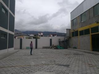 Foto 4 de VENDO BODEGA COMERCIAL NORTE DE QUITO, SECTOR LA OFELIA