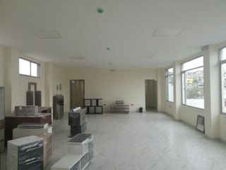 Foto 11 de VENDO BODEGA COMERCIAL NORTE DE QUITO, SECTOR LA OFELIA