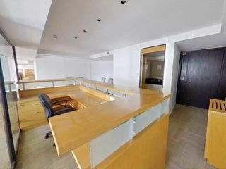 Oficina en alquiler - Puerto Madero - 1800 m2 - 18 cocheras.