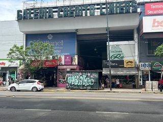 Venta Local en Galería frente a Estación Liniers
