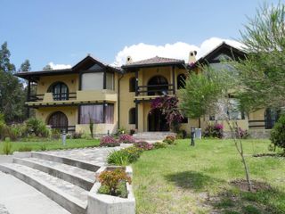 RESIDENTIAL COMPLEX JAHUAPACHA: Se Vende Apartamento en la Montaña y Frente al río en Cotacachi