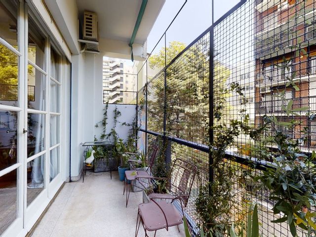 Venta Piso de Categoría Retiro /Cochera y Baulera.