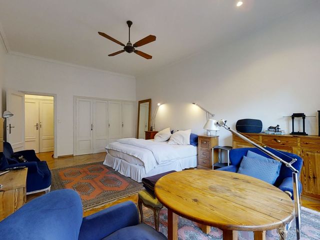Venta Piso de Categoría Retiro /Cochera y Baulera.