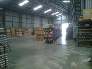 Foto 2 de VENDO BODEGA COMERCIAL CON FRENTE A LA VIA PRINCIPAL. NORTE DE QUITO.