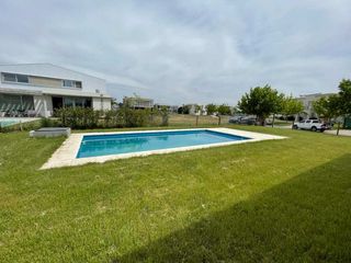 Foto 35 de Casa en venta en Belen de Escobar