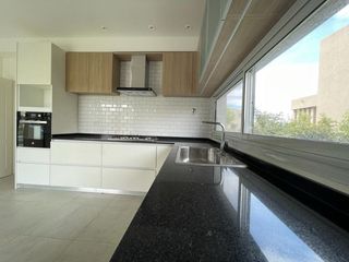 Foto 11 de Casa en venta en Belen de Escobar