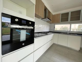 Foto 10 de Casa en venta en Belen de Escobar