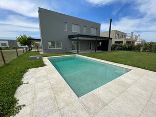Foto 36 de Casa en venta en Belen de Escobar