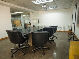 En RENTA oficina de 490 m2 sector Vellavista Gonzáles Suárez