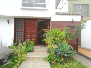 Foto 2 de ACOGEDORA CASA EN LA MEJOR ZONA DE SAN BORJA