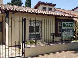 Foto 2 de Chalet en venta en Parque Johnston