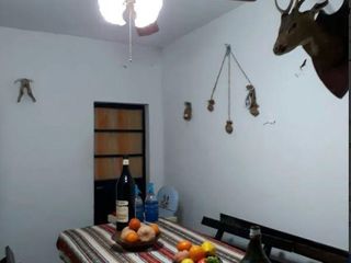 Casa VENTA - 3 dormitorios 3 baños - 400mts2 totales  - Bernal