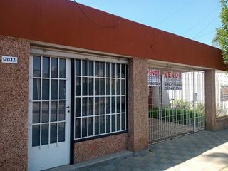 Foto 1 de Retasado Venta Casa 2 dormitorios + Departamento + Local Escritura en Barrio Empalme U$S65.000.