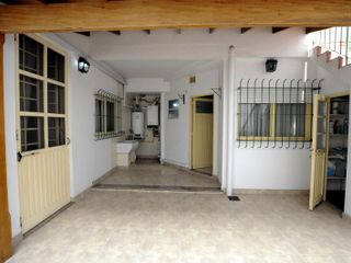 Casa 3 ambientes con dependencia en Villa Devoto
