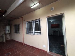 Foto 5 de DEPTOS 2 AMBIENTES, COCINA COMEDOR, HABITACIÓN Y BAÑO.