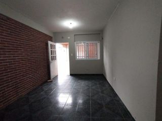 Foto 6 de DEPTOS 2 AMBIENTES, COCINA COMEDOR, HABITACIÓN Y BAÑO.