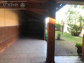Importante Casa 4 ambientes en venta en  Quilmes