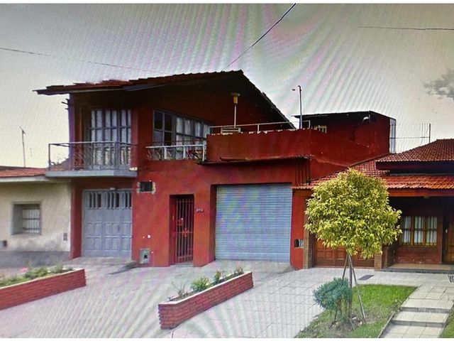 Casas en Venta en Mar del Plata, de 5 o más dormitorios, de 4 o más baños,  desde USD  hasta USD  | PROPERATI