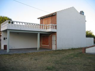 Foto 2 de Dúplex en venta de 2 dormitorios c/ cochera en Las Toninas