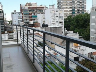 Alquiler 2 ambientes con balcón, excelente estado Almagro.