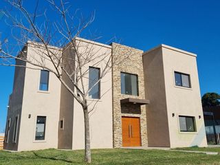 Foto 1 de Casa c/Pileta - San Matias