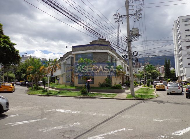 Casa en arriendo en Comuna 12 Cabecera del Llano
