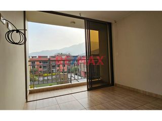 Foto 3 de Disfruta del clima seco y sol todo el año viviendo en este lindo departamento dúplex en el Condominio Las Condes de Ñaña, el cual te brinda tranquilid