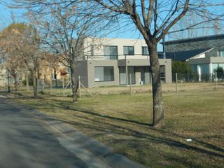 Foto 2 de SE VENDE HERMOSA CASA EN EL BARRIO CERRADO SAN ISIDRO LABRADOR TIGRE