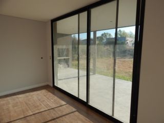 Foto 8 de SE VENDE HERMOSA CASA EN EL BARRIO CERRADO SAN ISIDRO LABRADOR TIGRE